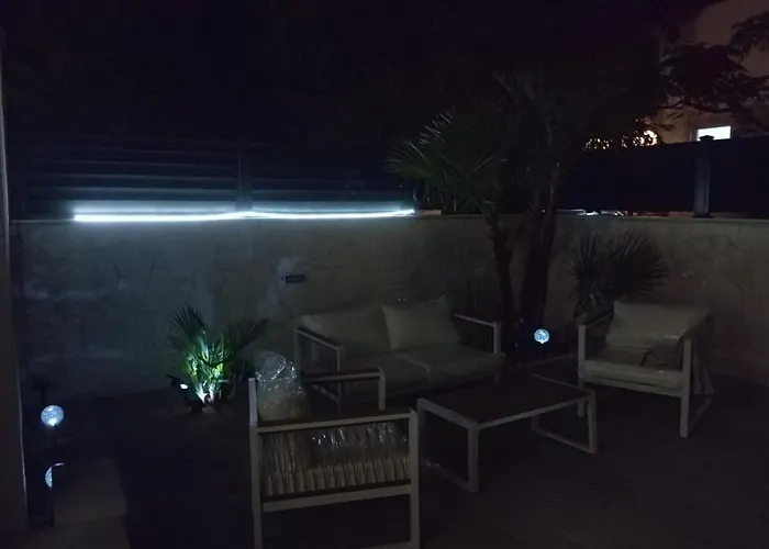 Villa S