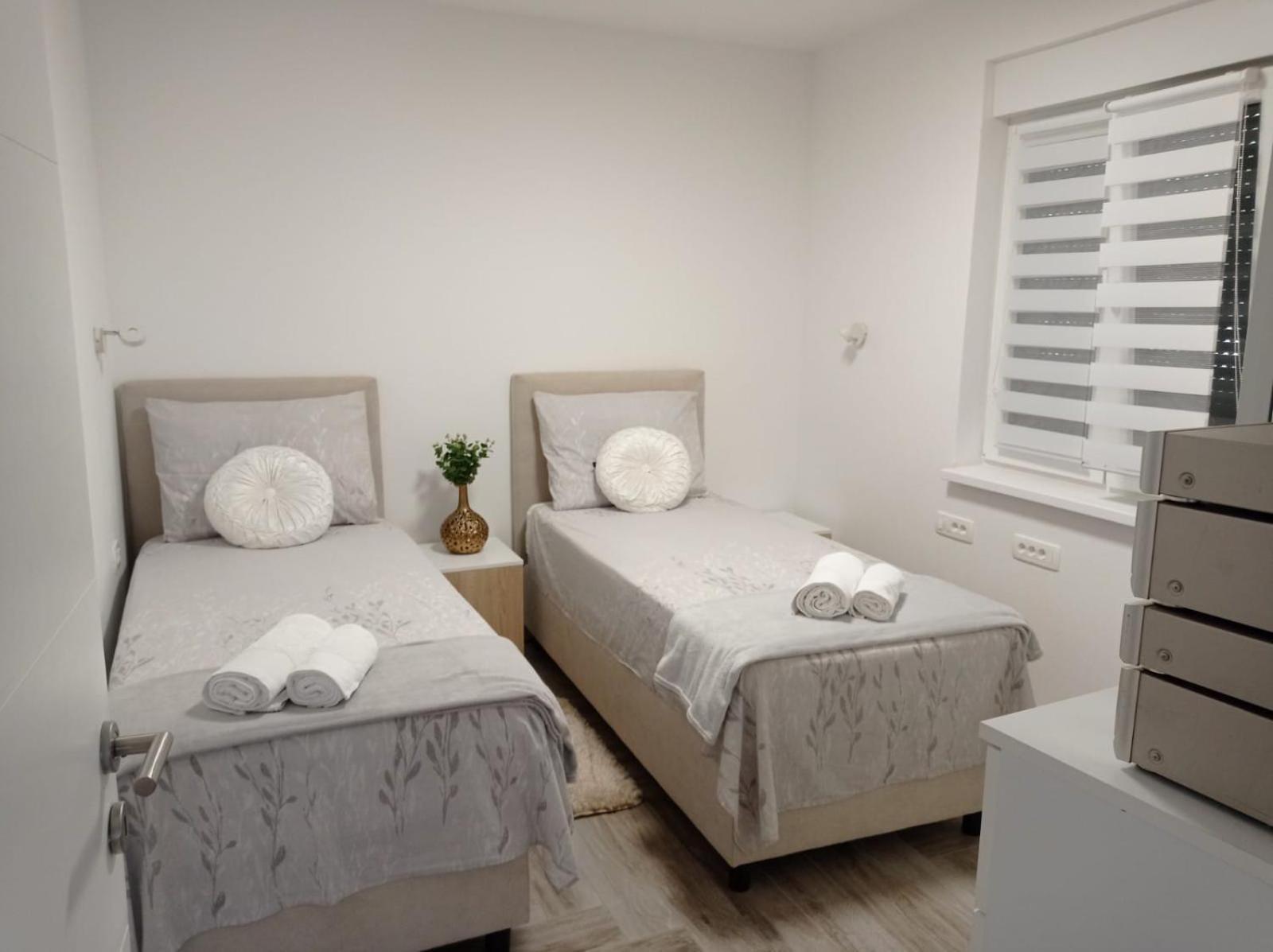 Apartment S Vir