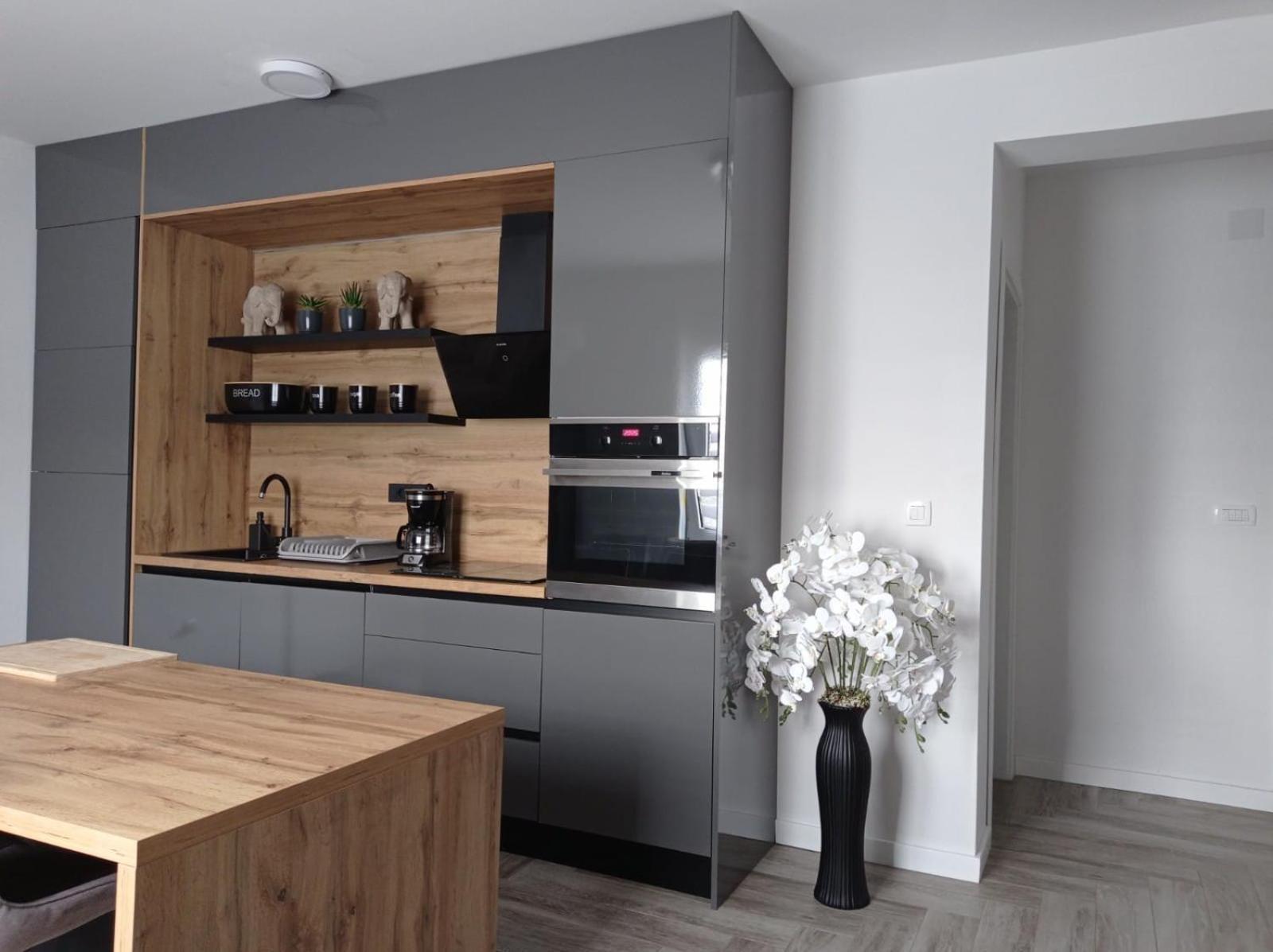 S Apartment Vir