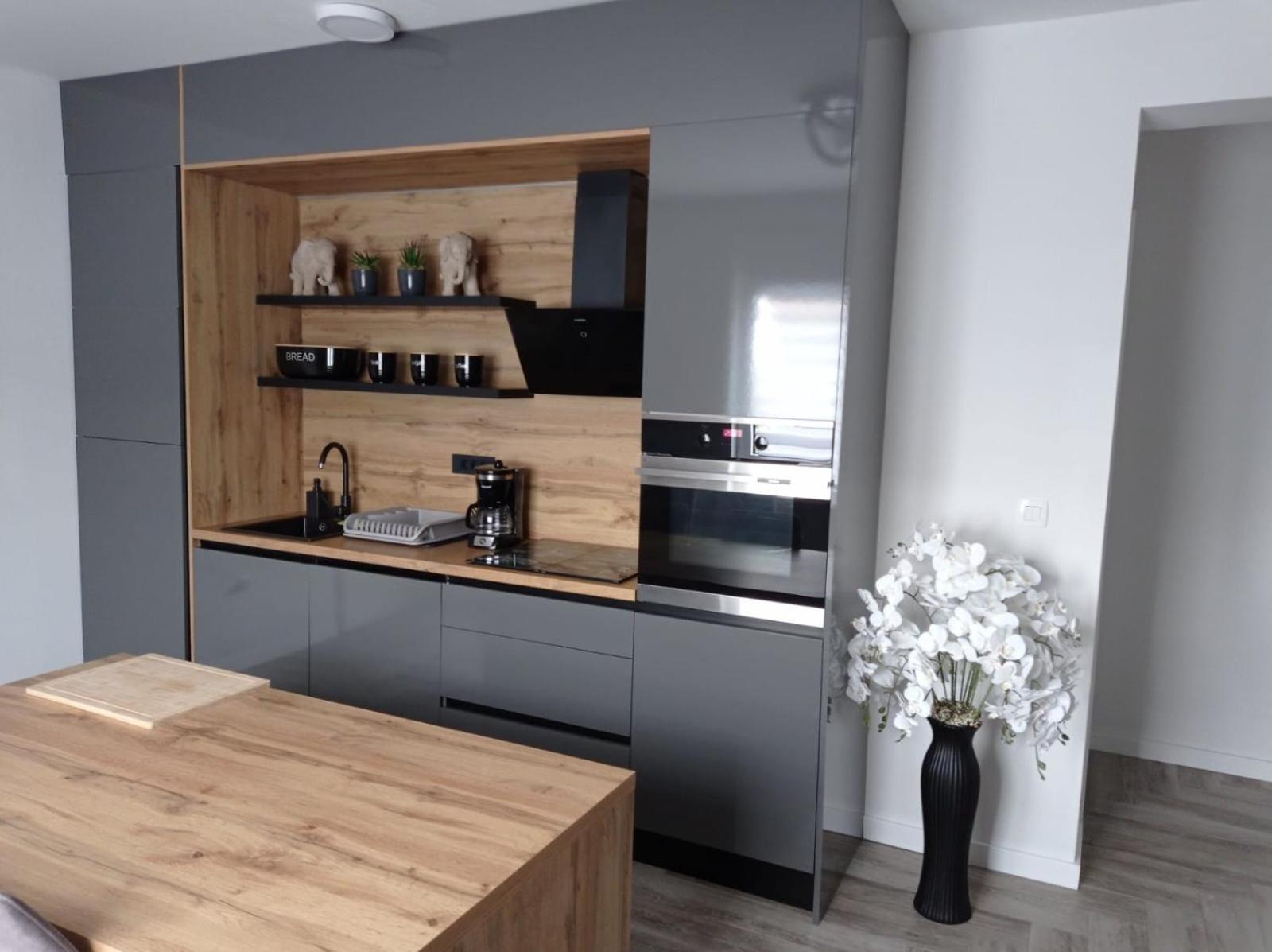 S Apartment