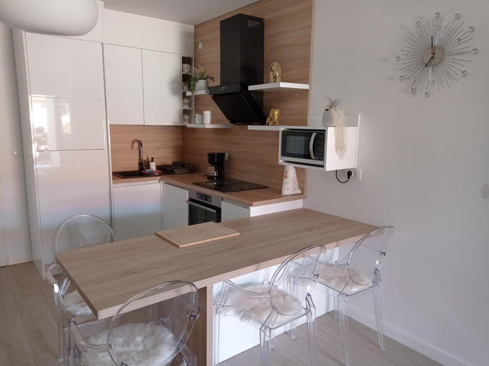 Apartment S *