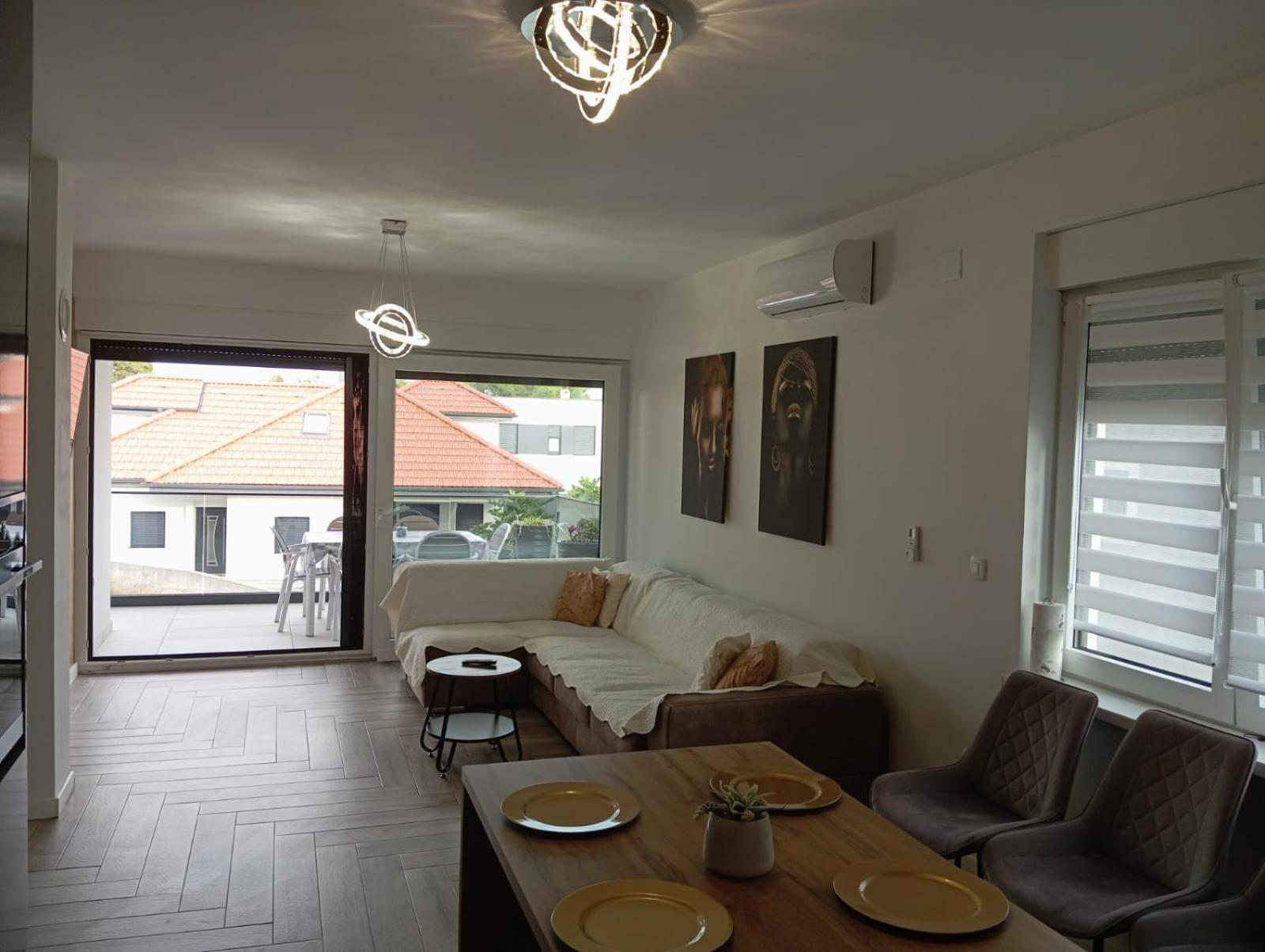 S Apartment *