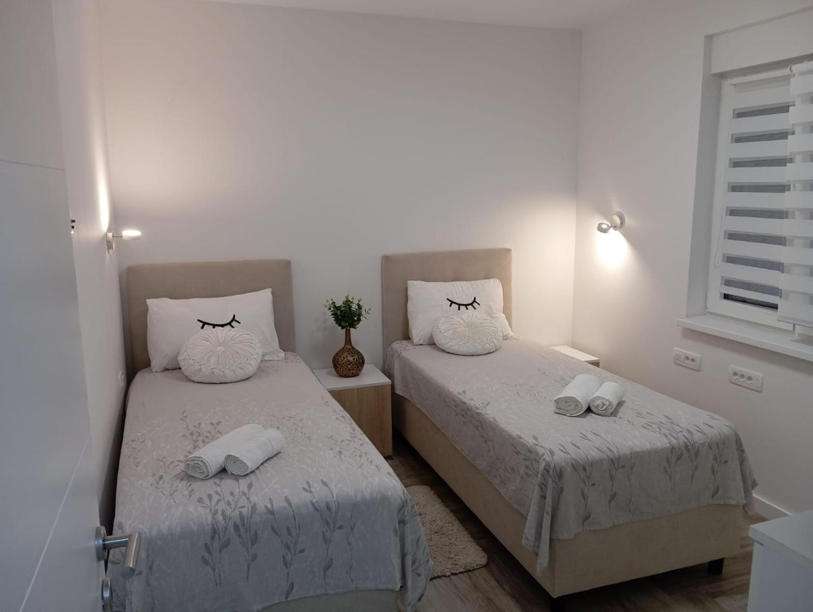 S Apartment Vir