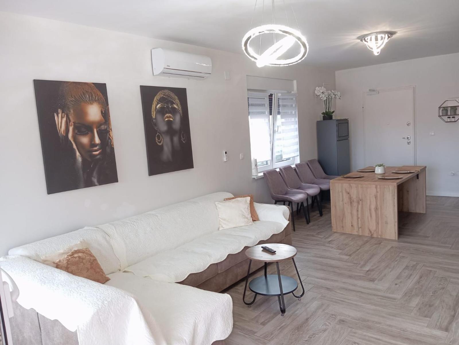 S Apartment *