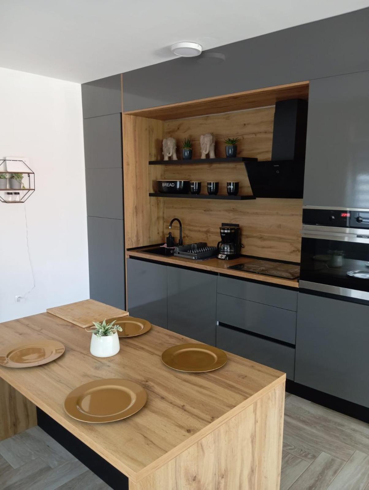 S Apartment *