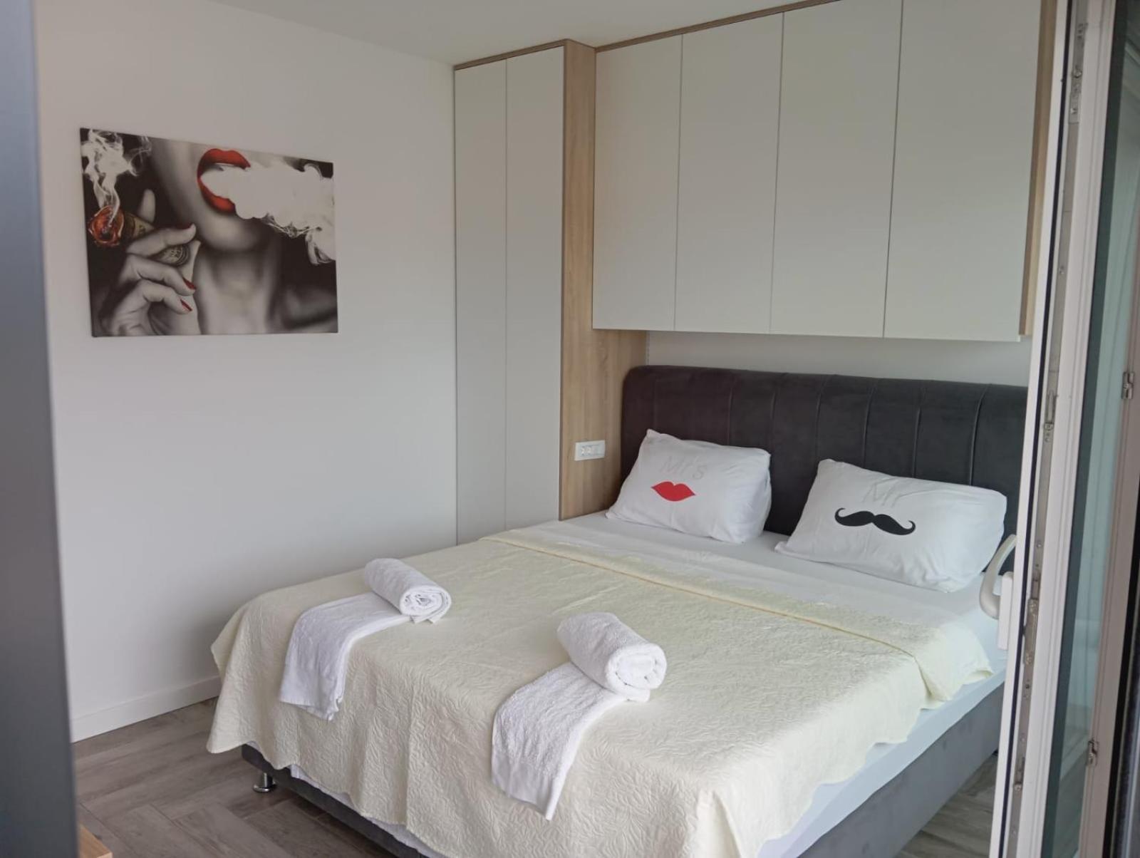 S Apartment