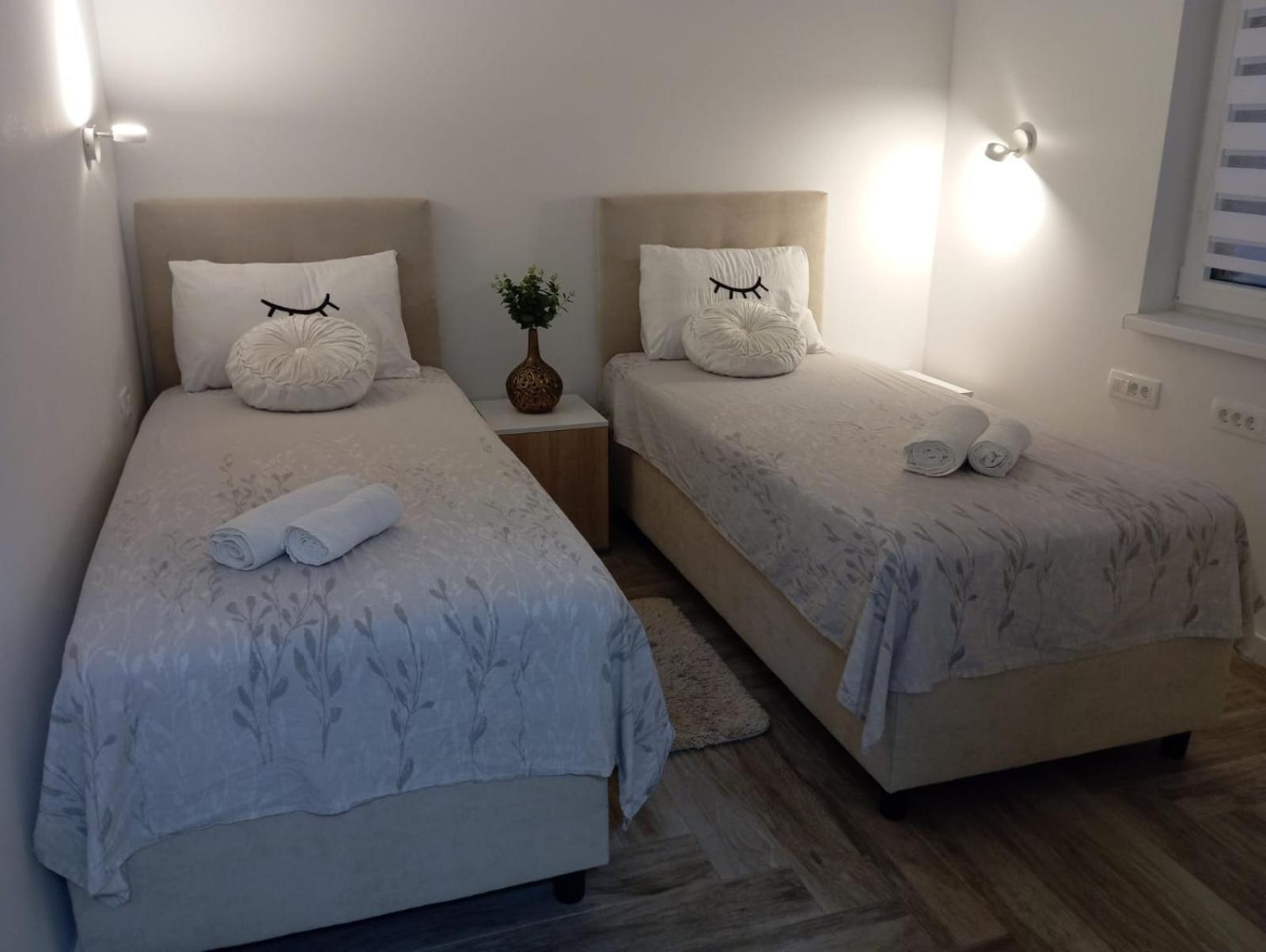 S Apartment