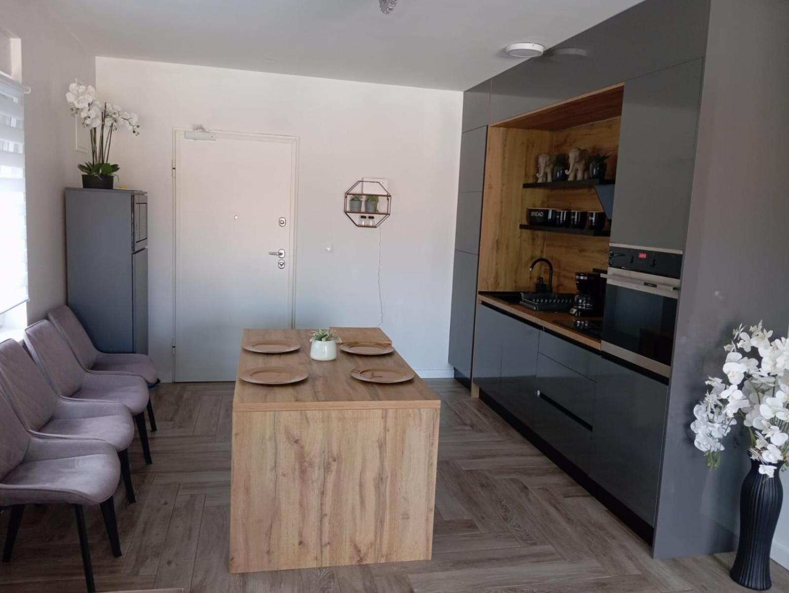 S Apartment *