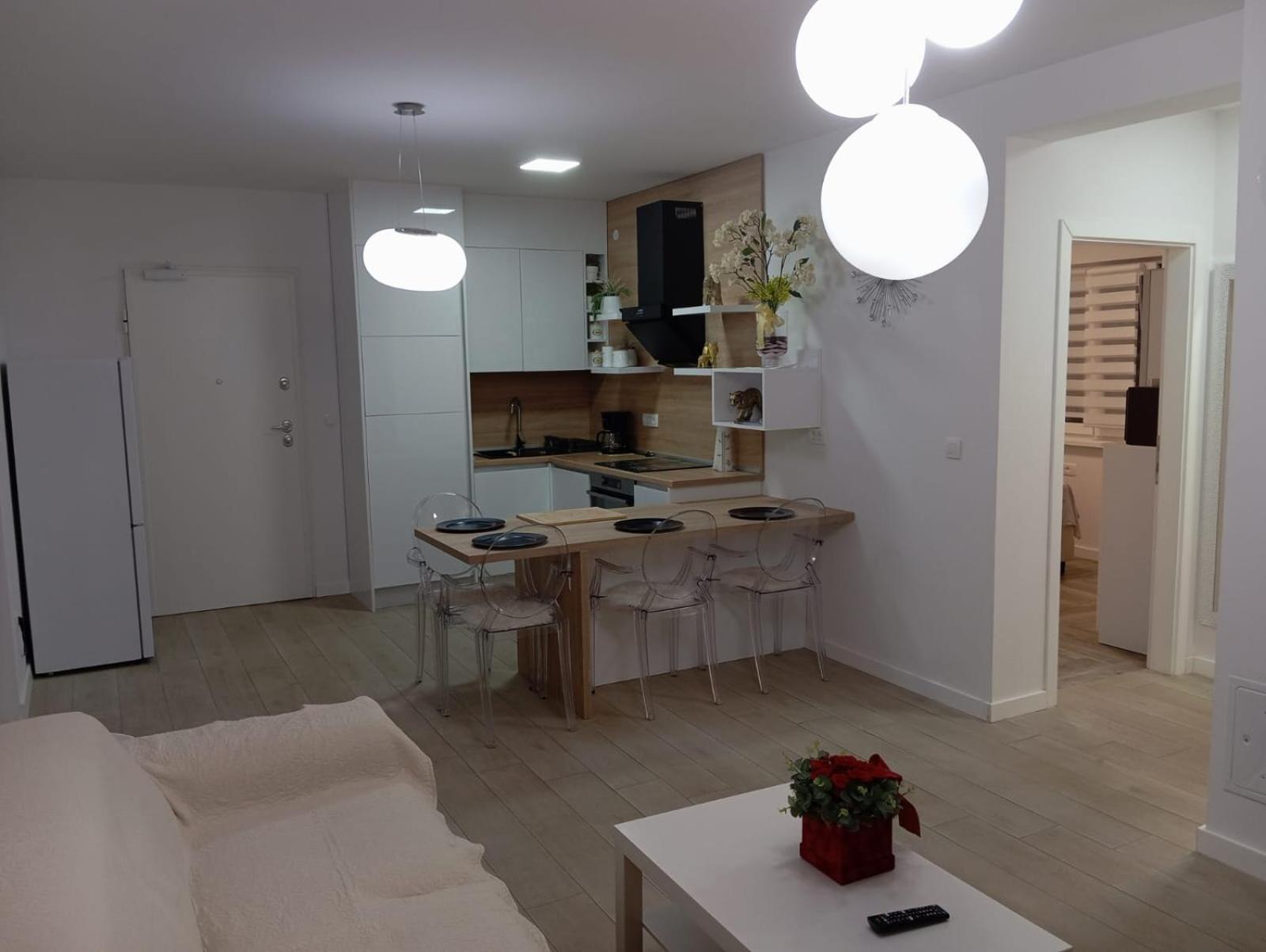 S Apartment