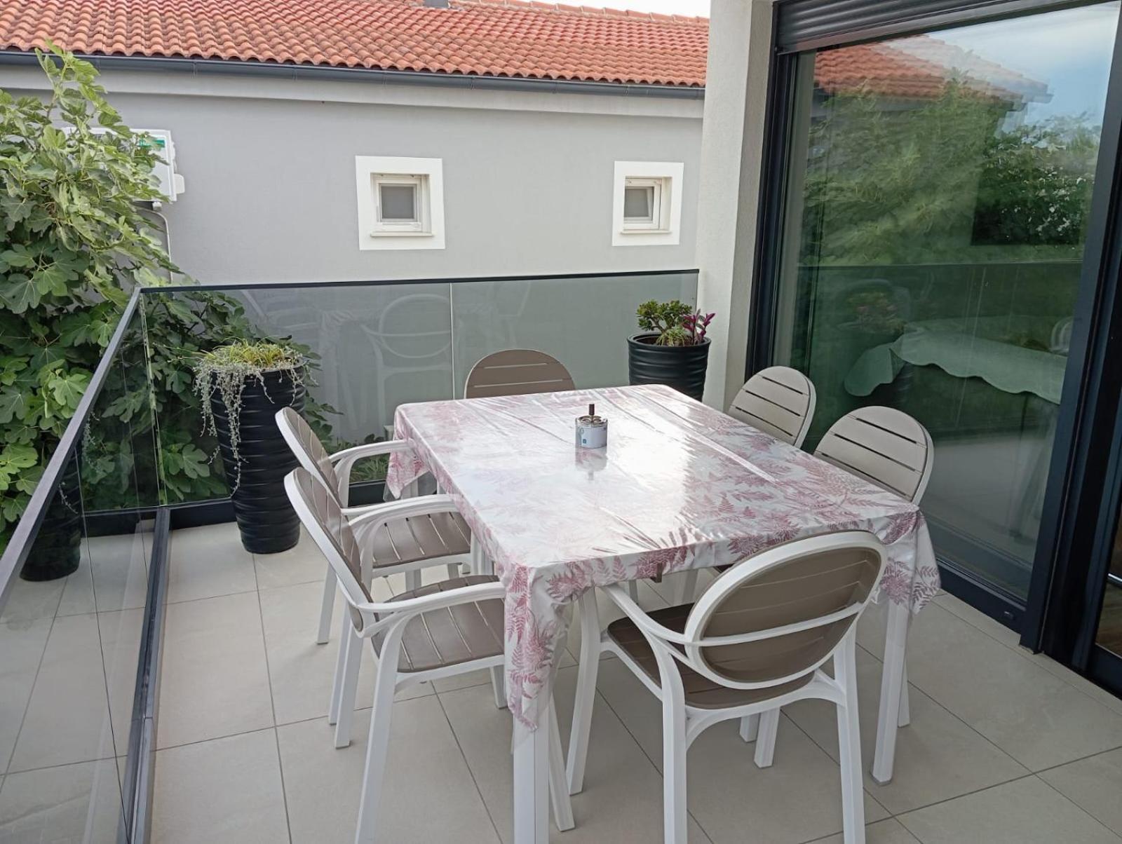 Apartment S Vir